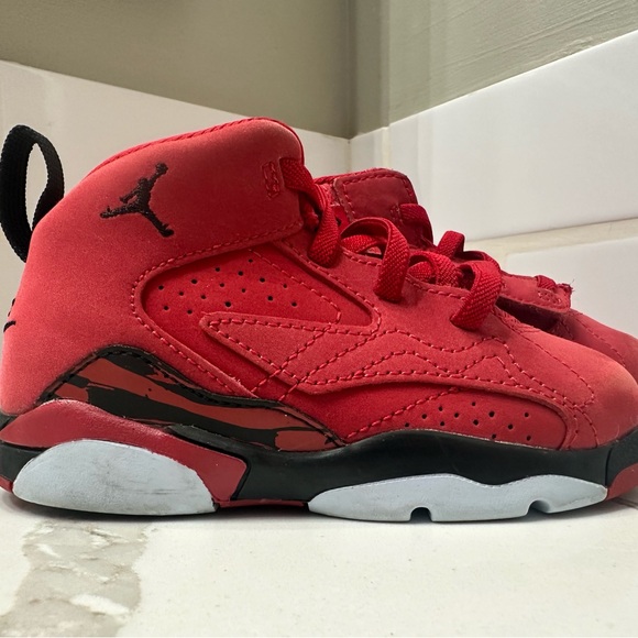 Jordan MVP Red Sneakers 8C - Picture 1 of 9